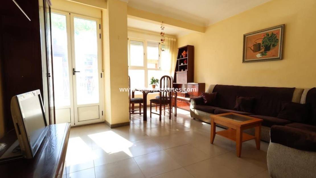 3 makuuhuone Huoneisto myytävänä paikassa Torrevieja - 148 500 € (Ref: 9970856)