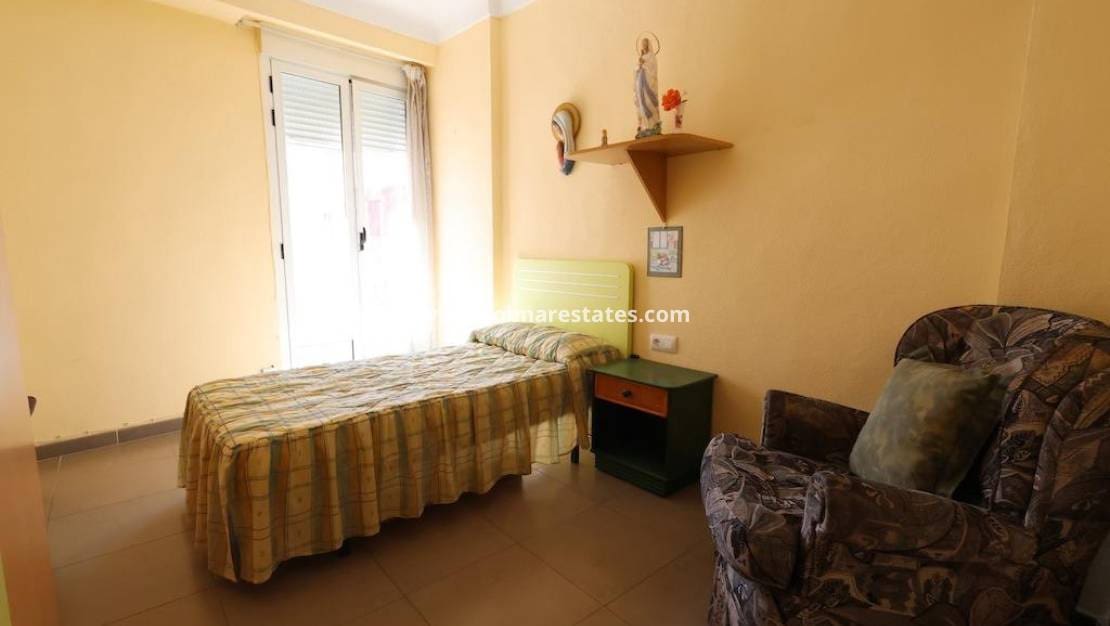 3 makuuhuone Huoneisto myytävänä paikassa Torrevieja - 148 500 € (Ref: 9970856)