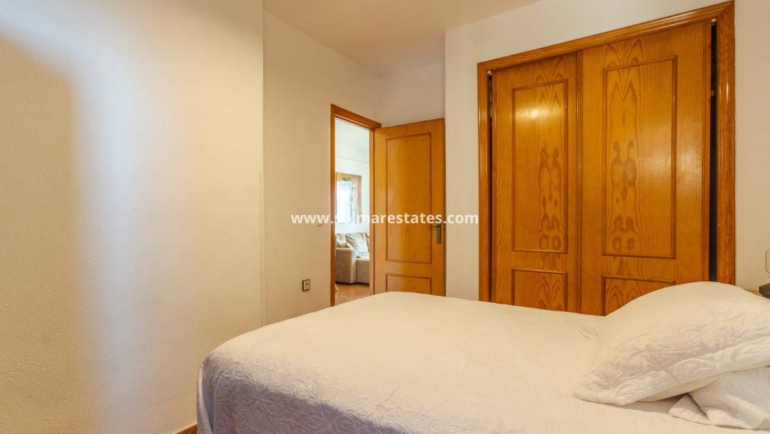2 sovrum Lägenhet till salu i Torrevieja - 145 000 € (Ref: 9971476)