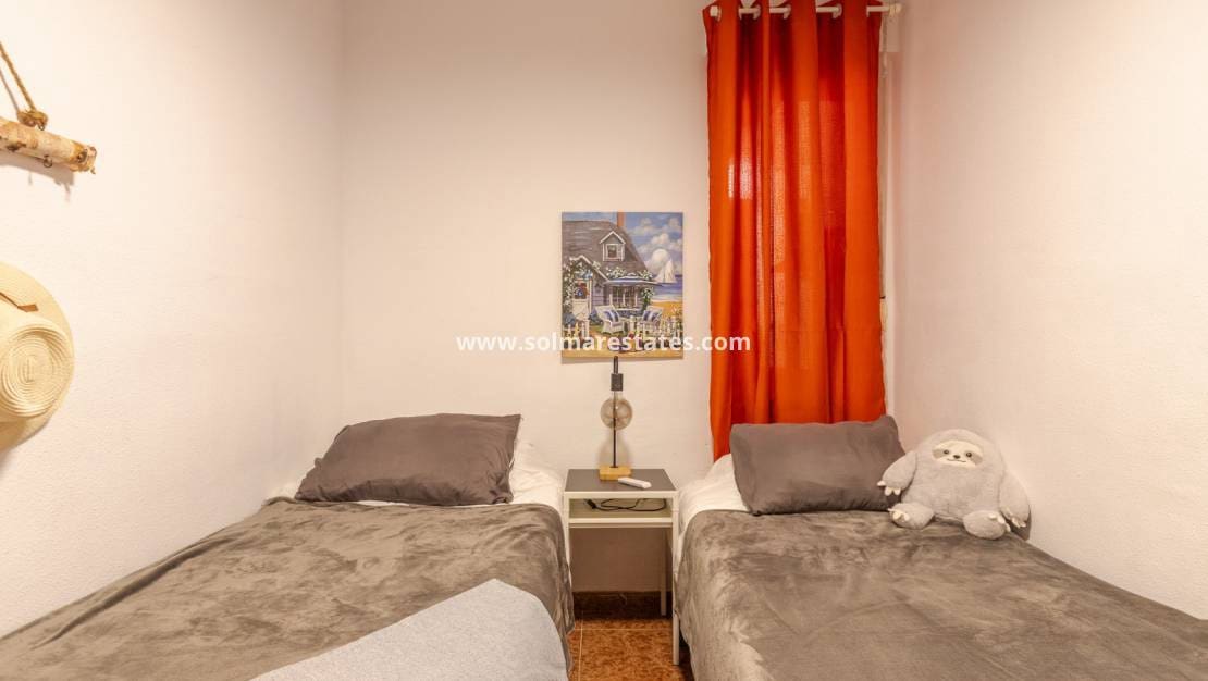 2 sovrum Lägenhet till salu i Torrevieja - 145 000 € (Ref: 9971476)