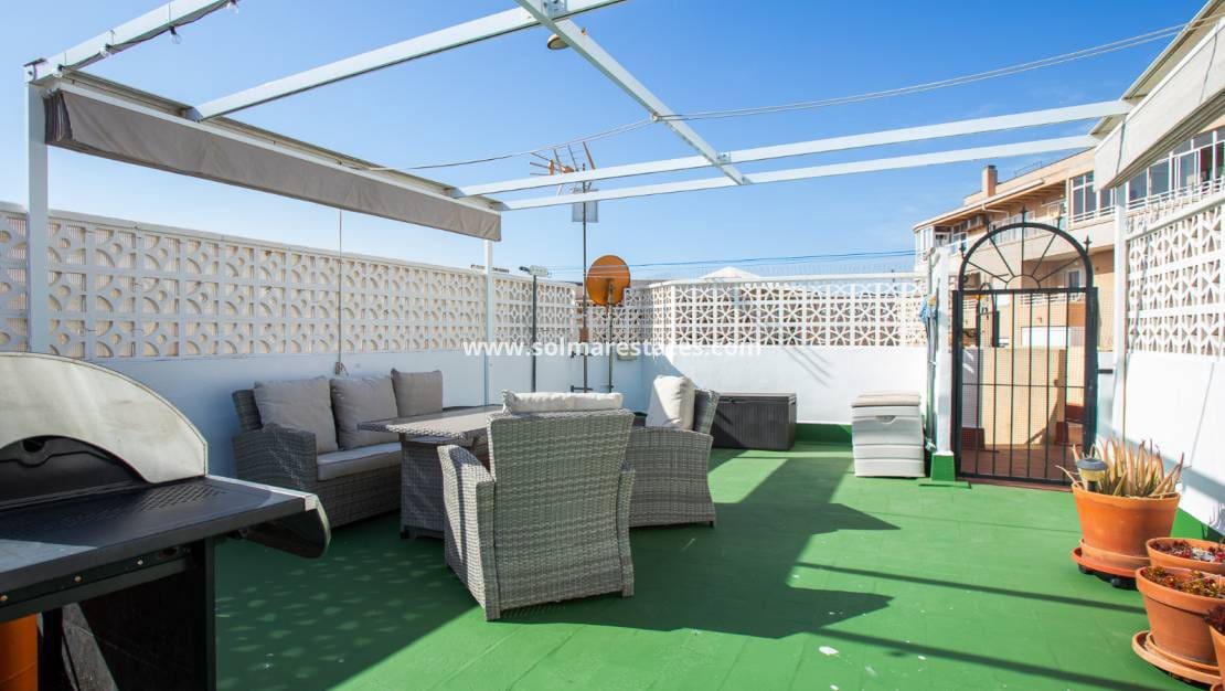 2 sovrum Lägenhet till salu i Torrevieja - 145 000 € (Ref: 9971476)