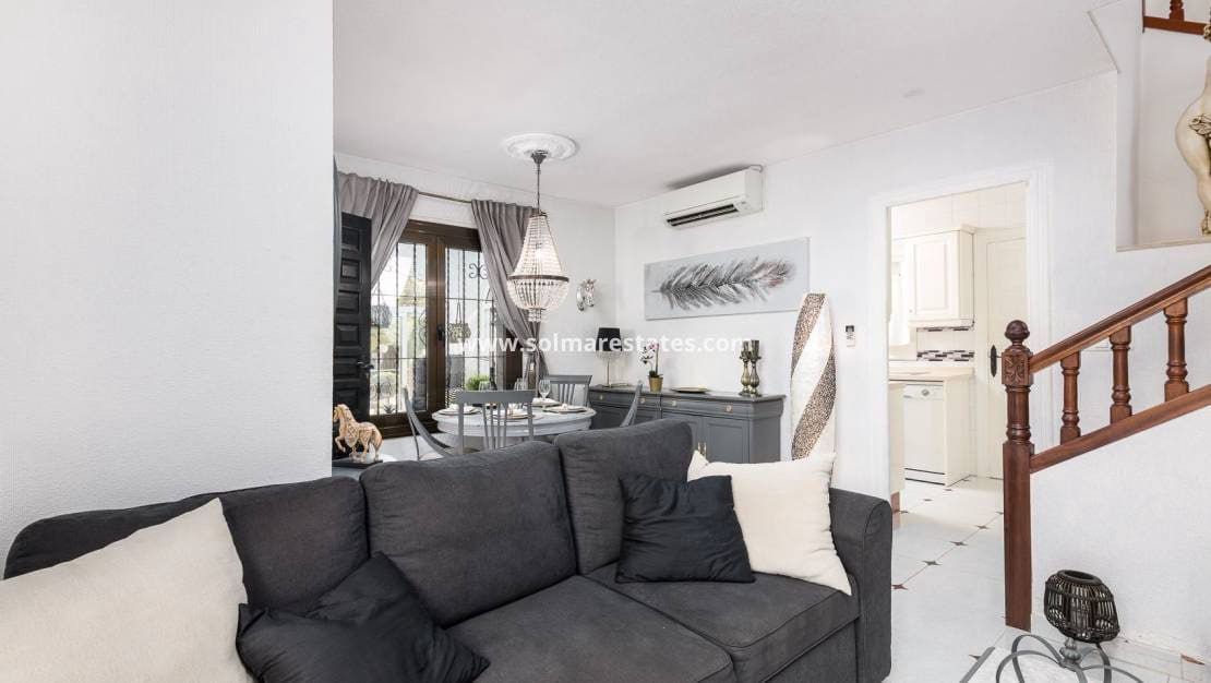 3 soveværelse Byhus til salg i Cabo Roig med swimmingpool - € 340.000 (Ref: 9971477)