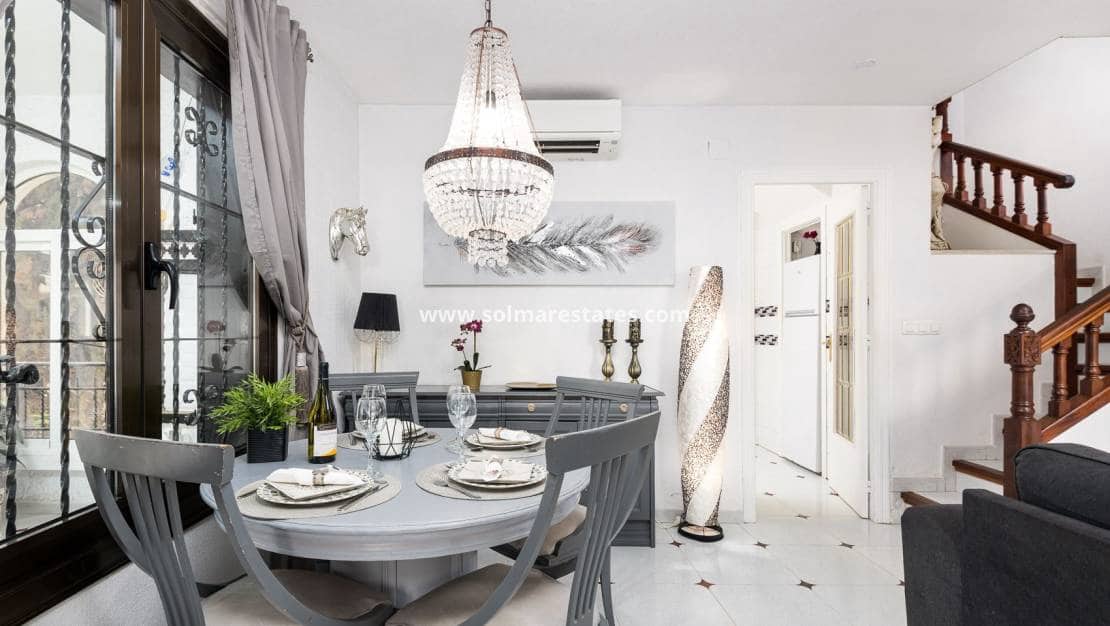 3 soveværelse Byhus til salg i Cabo Roig med swimmingpool - € 340.000 (Ref: 9971477)