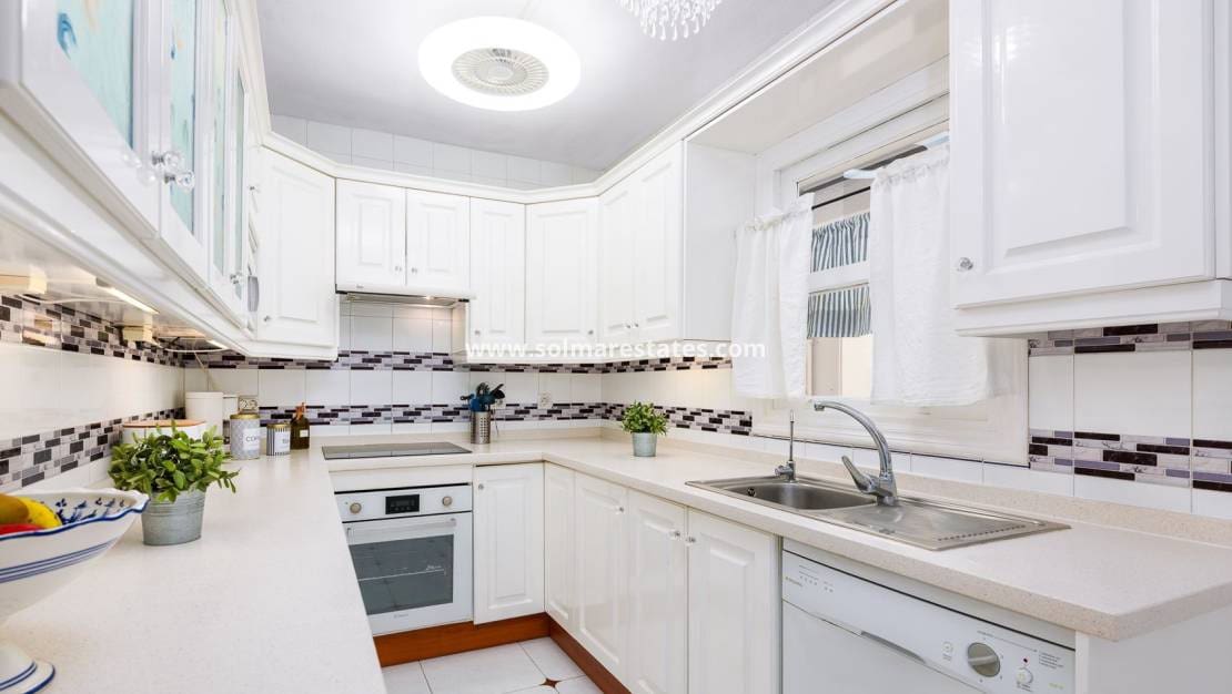 3 soveværelse Byhus til salg i Cabo Roig med swimmingpool - € 340.000 (Ref: 9971477)
