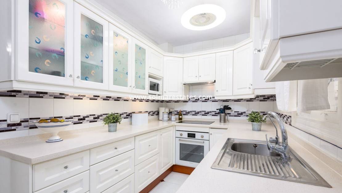 3 soveværelse Byhus til salg i Cabo Roig med swimmingpool - € 340.000 (Ref: 9971477)