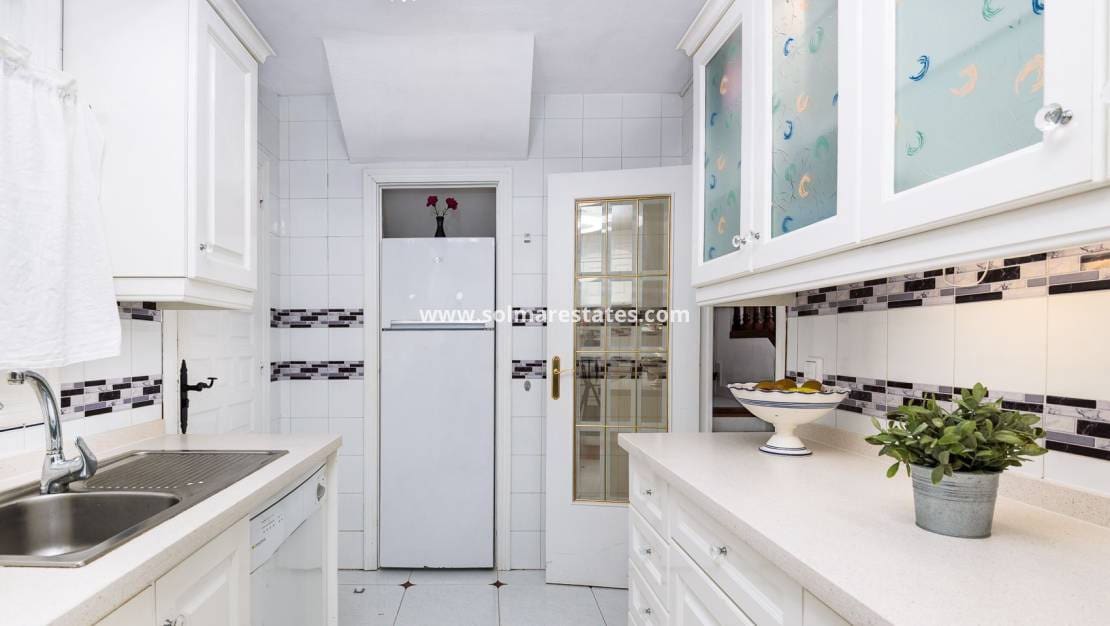 3 soveværelse Byhus til salg i Cabo Roig med swimmingpool - € 340.000 (Ref: 9971477)