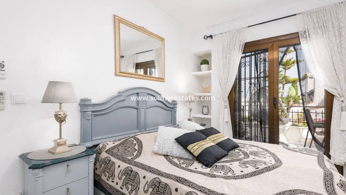 3 soveværelse Byhus til salg i Cabo Roig med swimmingpool - € 340.000 (Ref: 9971477)