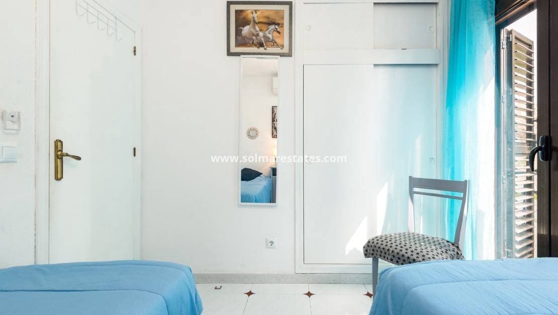 3 soveværelse Byhus til salg i Cabo Roig med swimmingpool - € 340.000 (Ref: 9971477)