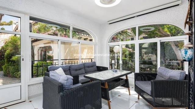 3 soverom Hus til salgs i Cabo Roig, Orihuela med svømmebasseng - € 320 000 (Ref: 9971477)