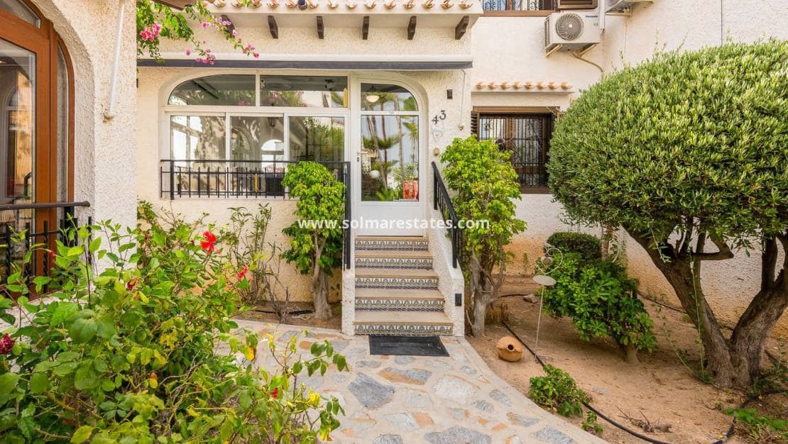 3 soveværelse Byhus til salg i Cabo Roig med swimmingpool - € 340.000 (Ref: 9971477)