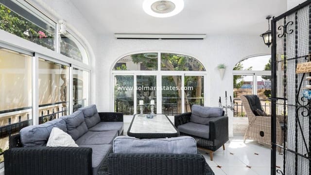 3 soverom Hus til salgs i Cabo Roig, Orihuela med svømmebasseng - € 320 000 (Ref: 9971477)