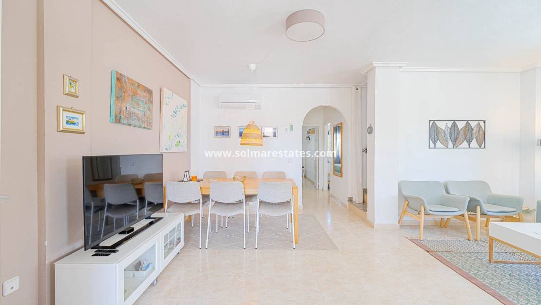 3 slaapkamer Huis te koop in Dona Pepa met zwembad - € 285.000 (Ref: 9971478)