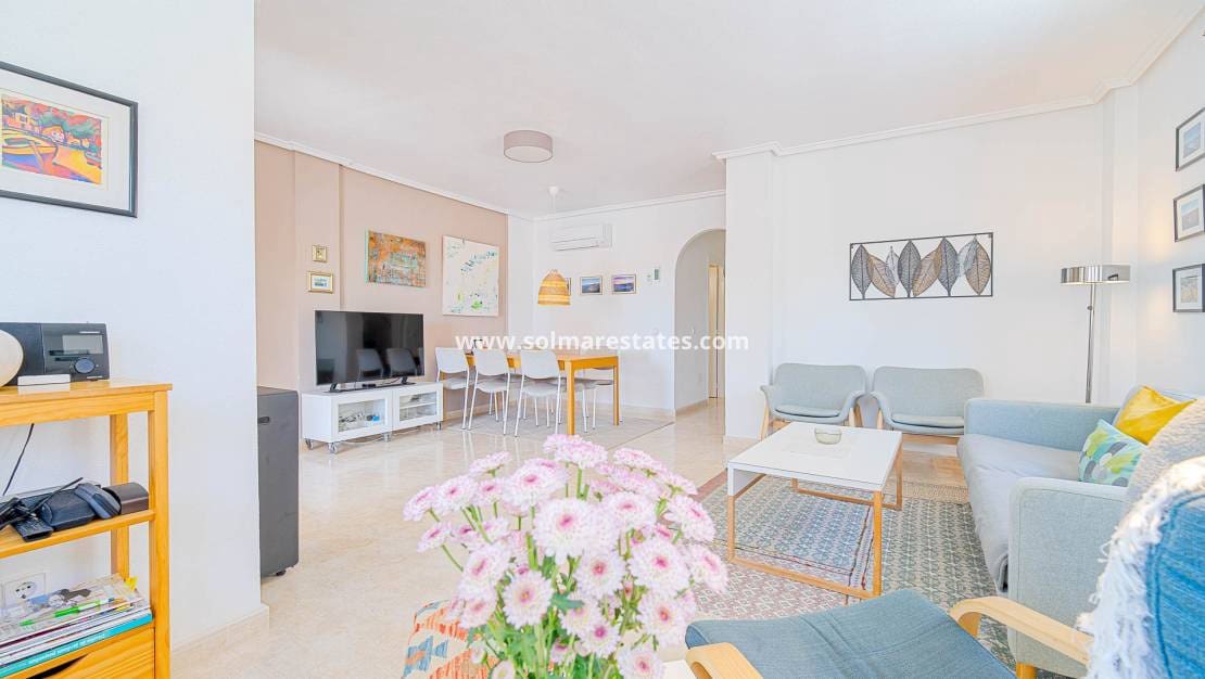 3 slaapkamer Huis te koop in Dona Pepa met zwembad - € 285.000 (Ref: 9971478)