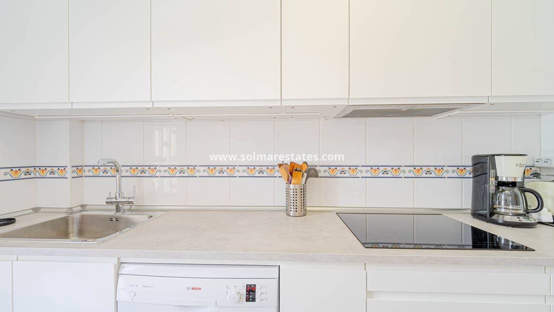 3 slaapkamer Huis te koop in Dona Pepa met zwembad - € 285.000 (Ref: 9971478)
