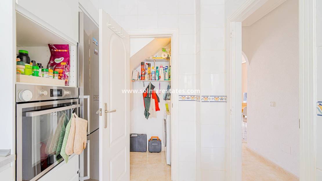 3 slaapkamer Huis te koop in Dona Pepa met zwembad - € 285.000 (Ref: 9971478)