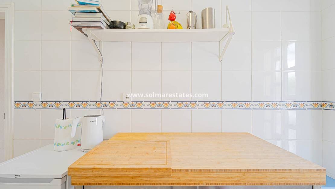 3 slaapkamer Huis te koop in Dona Pepa met zwembad - € 285.000 (Ref: 9971478)