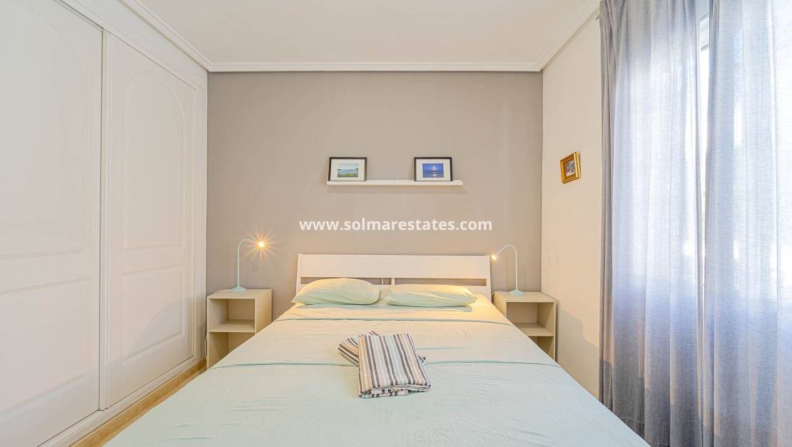 3 slaapkamer Huis te koop in Dona Pepa met zwembad - € 285.000 (Ref: 9971478)
