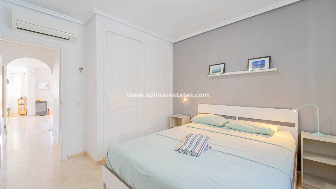 3 slaapkamer Huis te koop in Dona Pepa met zwembad - € 285.000 (Ref: 9971478)