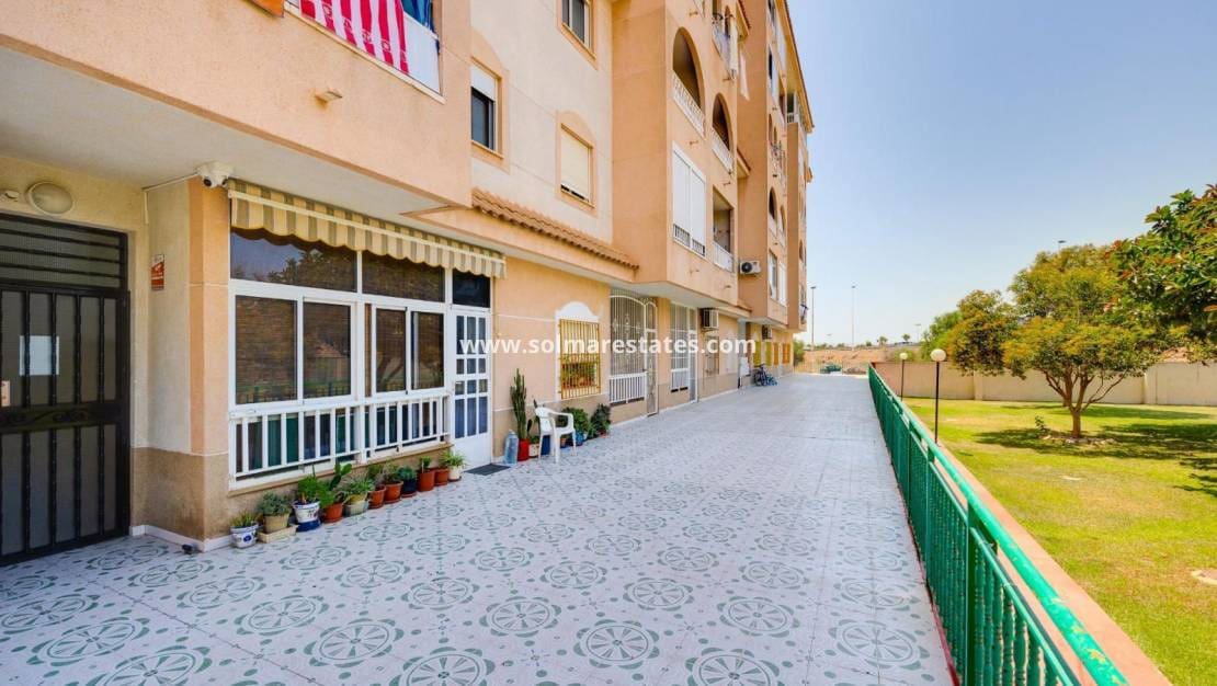 2 camera da letto Appartamento in vendita in Torrevieja con piscina - 129.969 € (Rif: 9971479)