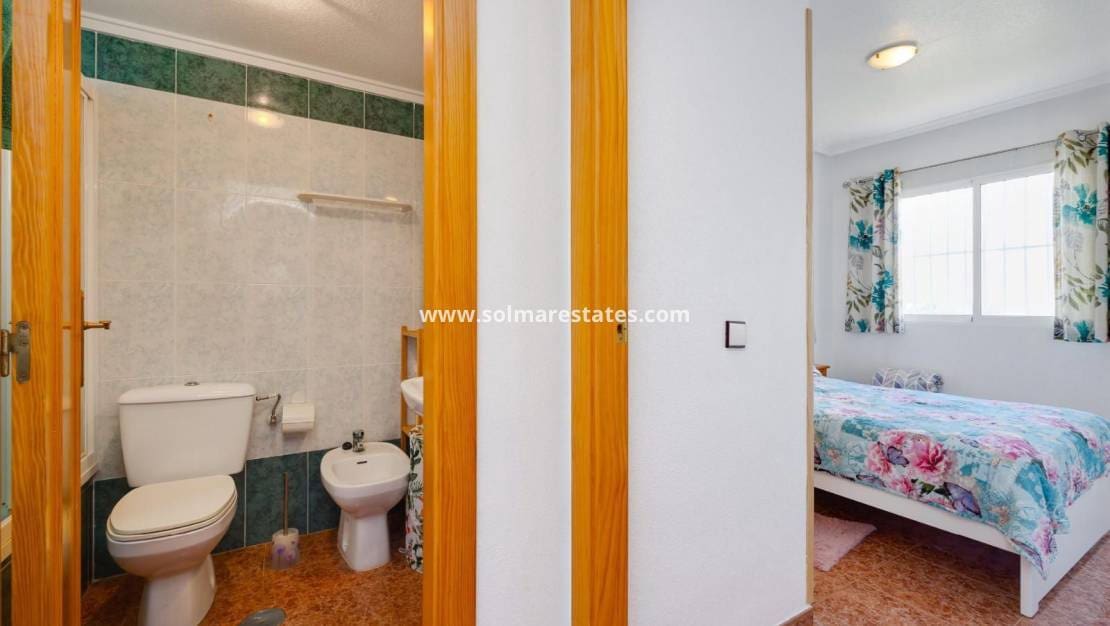 2 camera da letto Appartamento in vendita in Torrevieja con piscina - 129.969 € (Rif: 9971479)