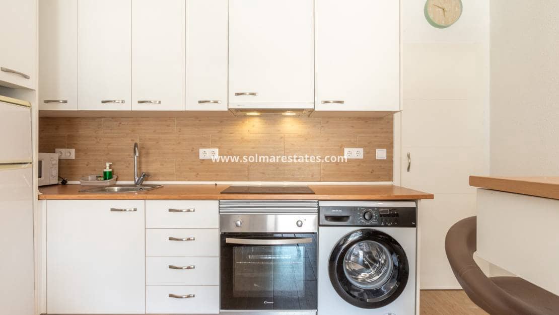 1 Zimmer Apartment zu verkaufen in Los Balcones mit Pool - 122.000 € (Ref: 9971723)