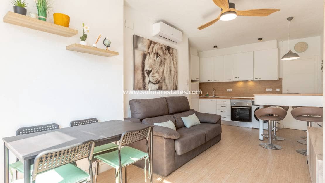 1 Zimmer Apartment zu verkaufen in Los Balcones mit Pool - 122.000 € (Ref: 9971723)