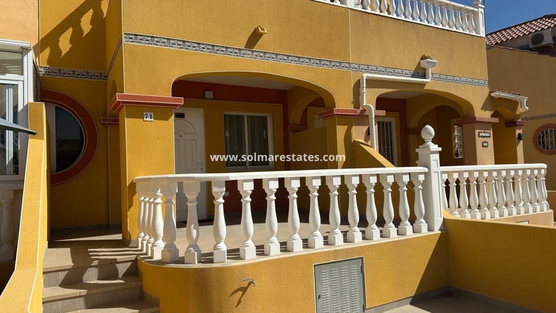2 makuuhuone Omakotitalo myytävänä paikassa Cabo Roig mukana uima-altaan - 255 000 € (Ref: 9974275)