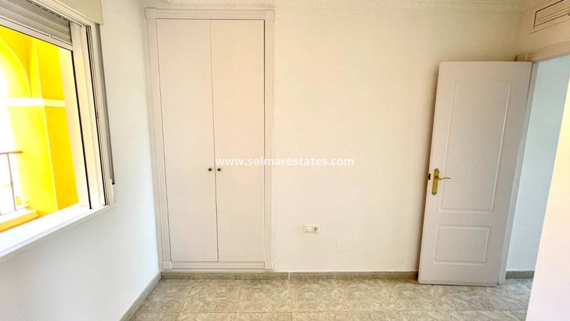 2 bedroom Apartment for sale in Algorfa with pool - € 157,900 (Ref: 9976669)