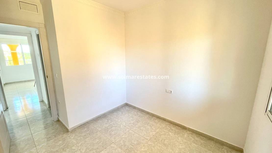 2 bedroom Apartment for sale in Algorfa with pool - € 157,900 (Ref: 9976669)