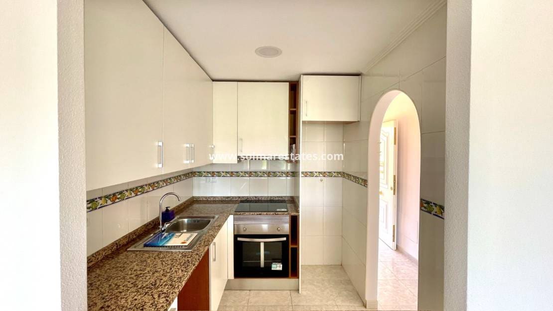 2 bedroom Apartment for sale in Algorfa with pool - € 157,900 (Ref: 9976669)