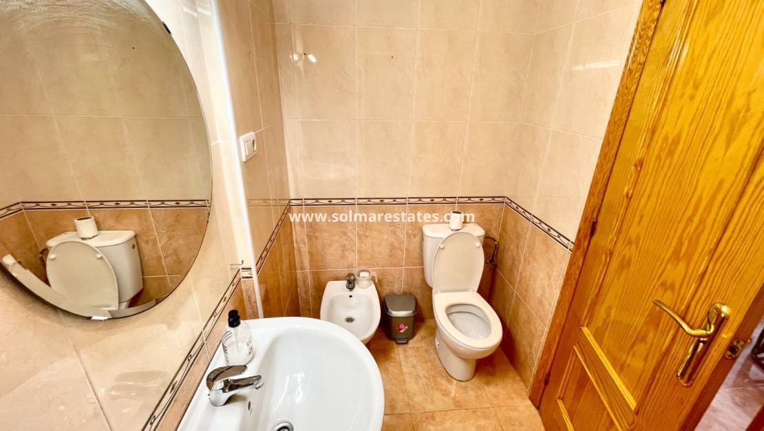 Apartamento de 2 habitaciones en Daya Nueva en venta con piscina - 124.900 € (Ref: 9976670)