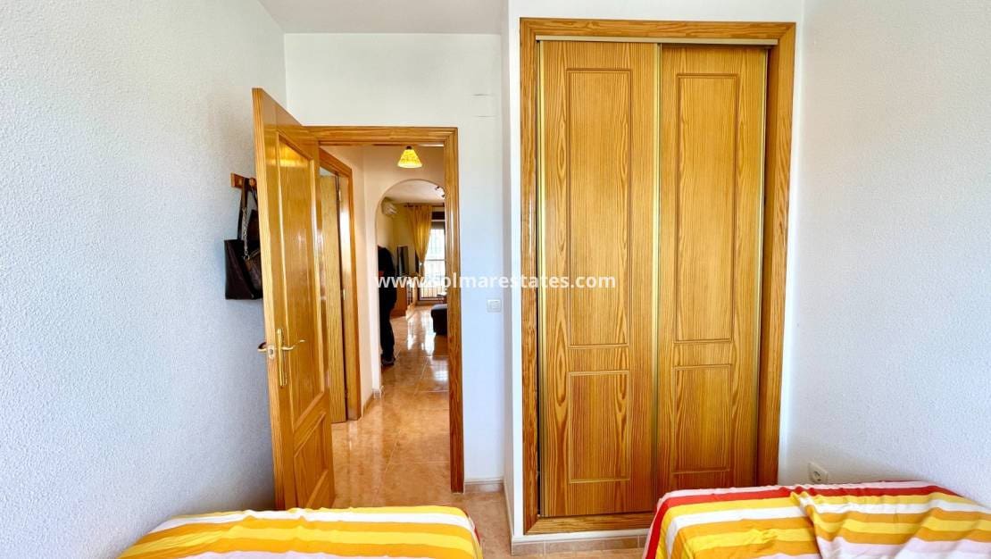 Apartamento de 2 habitaciones en Daya Nueva en venta con piscina - 124.900 € (Ref: 9976670)