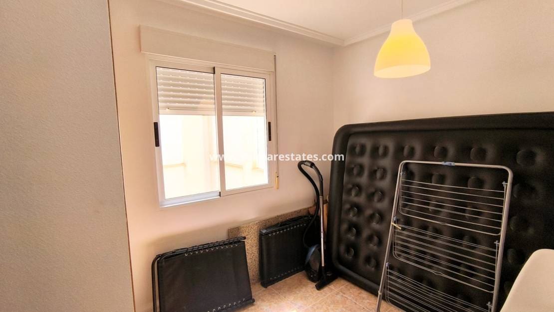 2 bedroom Apartment for sale in Algorfa with pool - € 129,950 (Ref: 9976671)