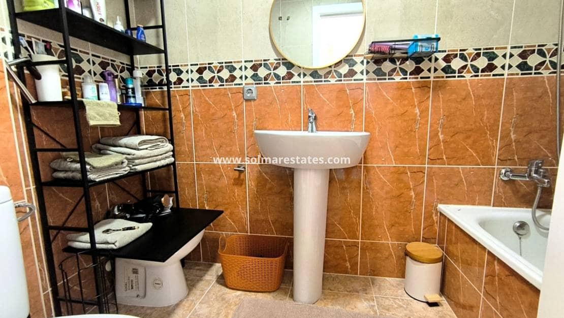 2 bedroom Apartment for sale in Algorfa with pool - € 129,950 (Ref: 9976671)