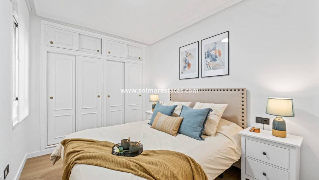 2 slaapkamer Appartement te koop in Playa Flamenca met zwembad - € 194.800 (Ref: 9976673)