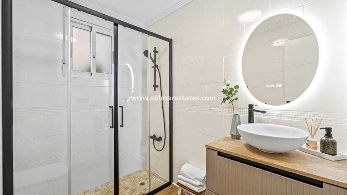2 slaapkamer Appartement te koop in Playa Flamenca met zwembad - € 194.800 (Ref: 9976673)