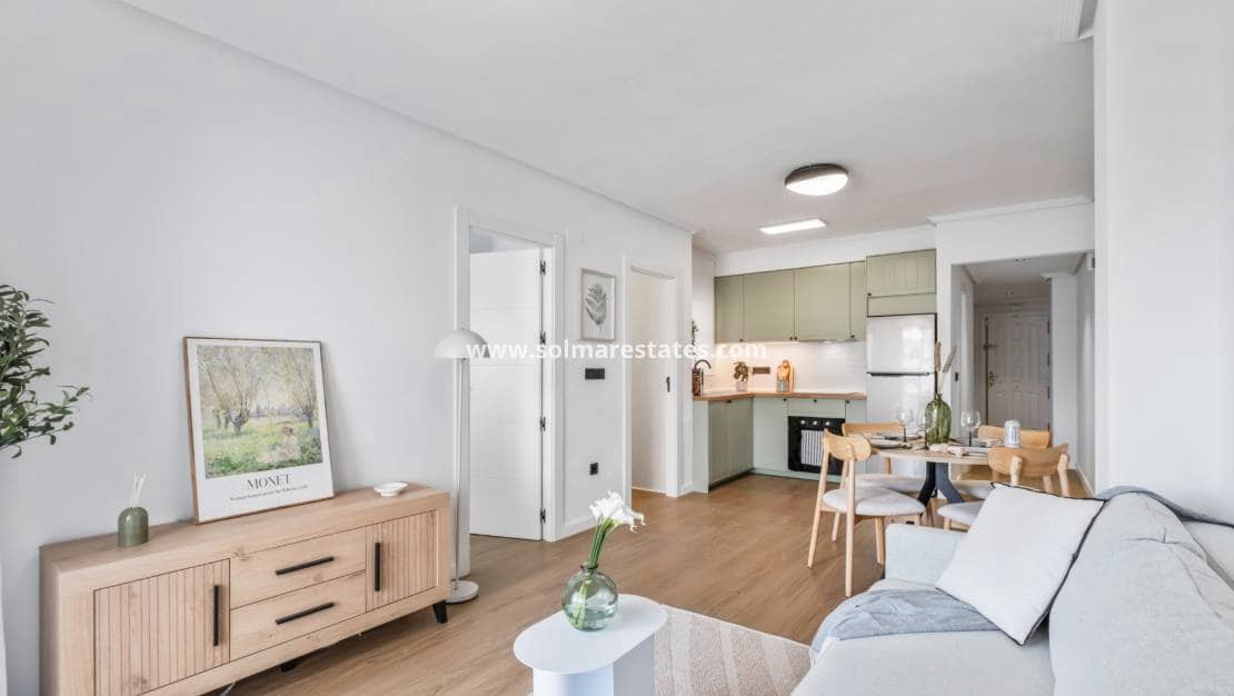 2 slaapkamer Appartement te koop in Playa Flamenca met zwembad - € 194.800 (Ref: 9976673)
