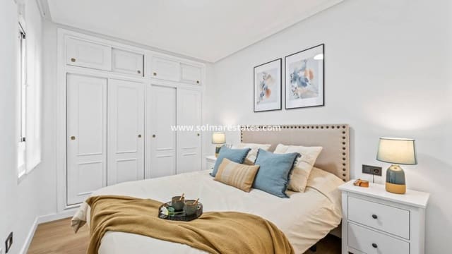 2 slaapkamer Appartement te koop in Playa Flamenca, Orihuela met zwembad - € 194.800 (Ref: 9976673)