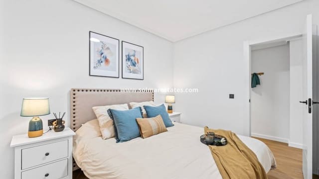 2 slaapkamer Appartement te koop in Playa Flamenca, Orihuela met zwembad - € 194.800 (Ref: 9976673)