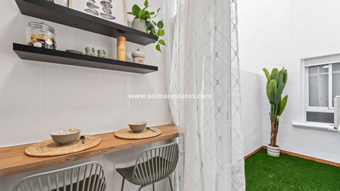 2 slaapkamer Appartement te koop in Playa Flamenca met zwembad - € 194.800 (Ref: 9976673)
