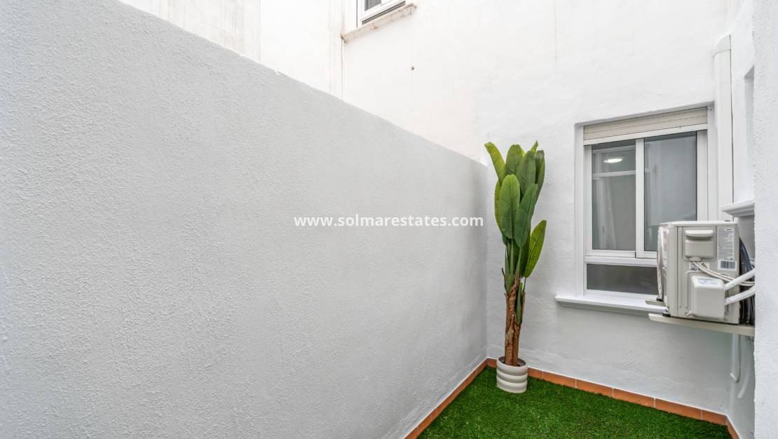 2 slaapkamer Appartement te koop in Playa Flamenca met zwembad - € 194.800 (Ref: 9976673)