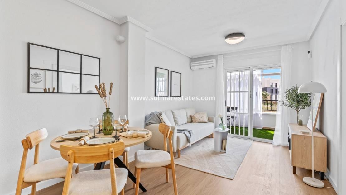 2 slaapkamer Appartement te koop in Playa Flamenca met zwembad - € 194.800 (Ref: 9976673)