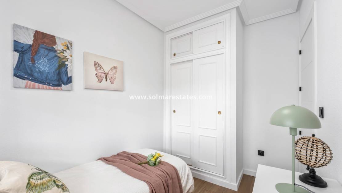 2 slaapkamer Appartement te koop in Playa Flamenca met zwembad - € 194.800 (Ref: 9976673)