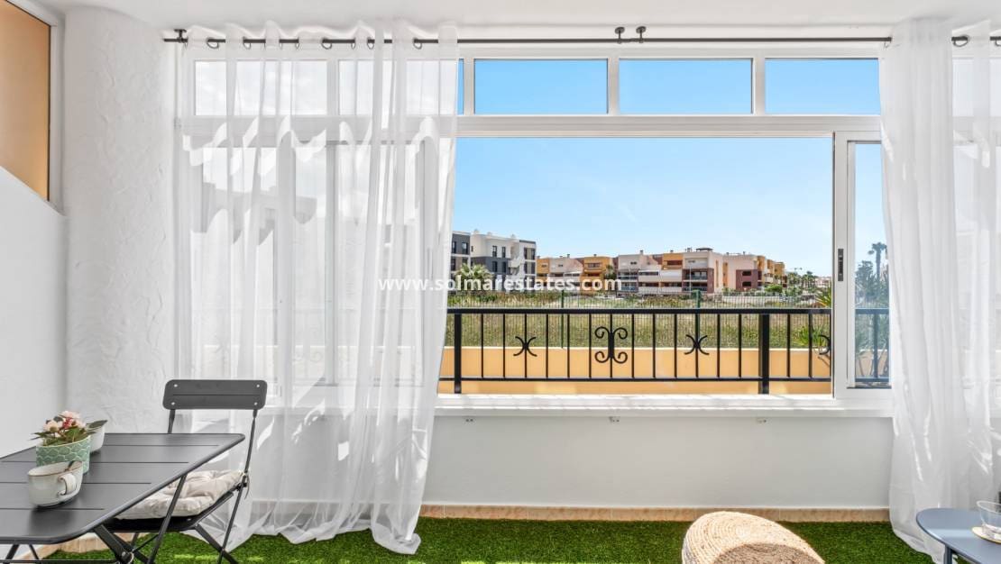 2 slaapkamer Appartement te koop in Playa Flamenca met zwembad - € 194.800 (Ref: 9976673)