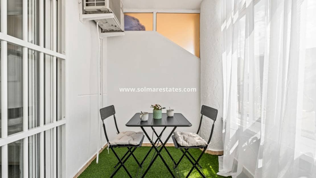 2 slaapkamer Appartement te koop in Playa Flamenca met zwembad - € 194.800 (Ref: 9976673)