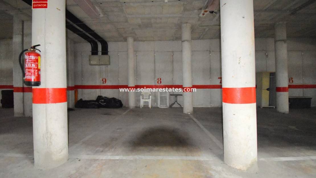 2 slaapkamer Appartement te koop in Orihuela Costa met zwembad - € 179.000 (Ref: 9976674)