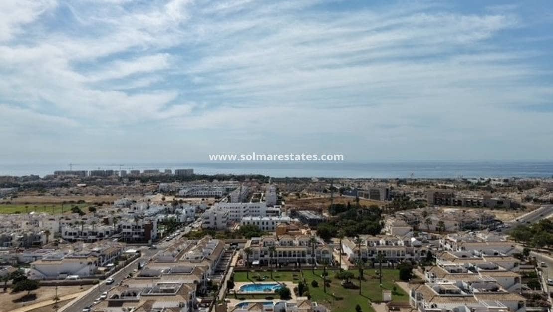 2 slaapkamer Appartement te koop in Orihuela Costa met zwembad - € 179.000 (Ref: 9976674)