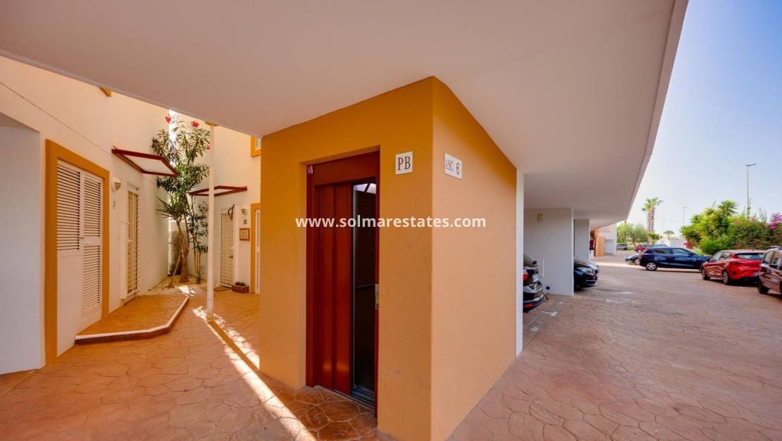 2 soverom Leilighet til salgs i Playa Flamenca med svømmebasseng - € 194 969 (Ref: 9976679)