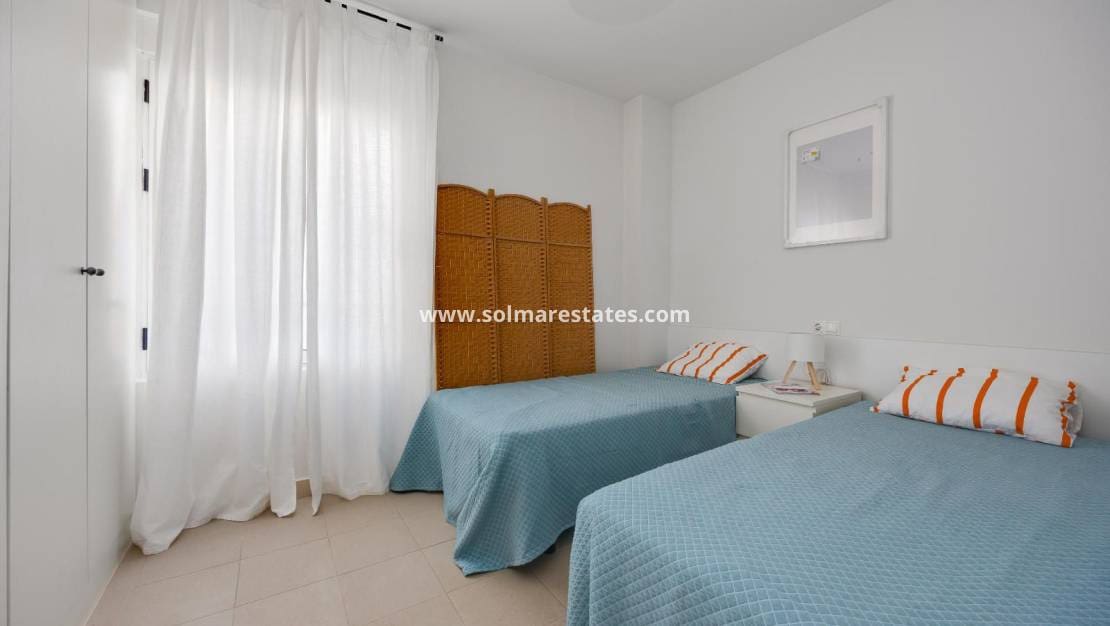 2 soverom Leilighet til salgs i Playa Flamenca med svømmebasseng - € 194 969 (Ref: 9976679)