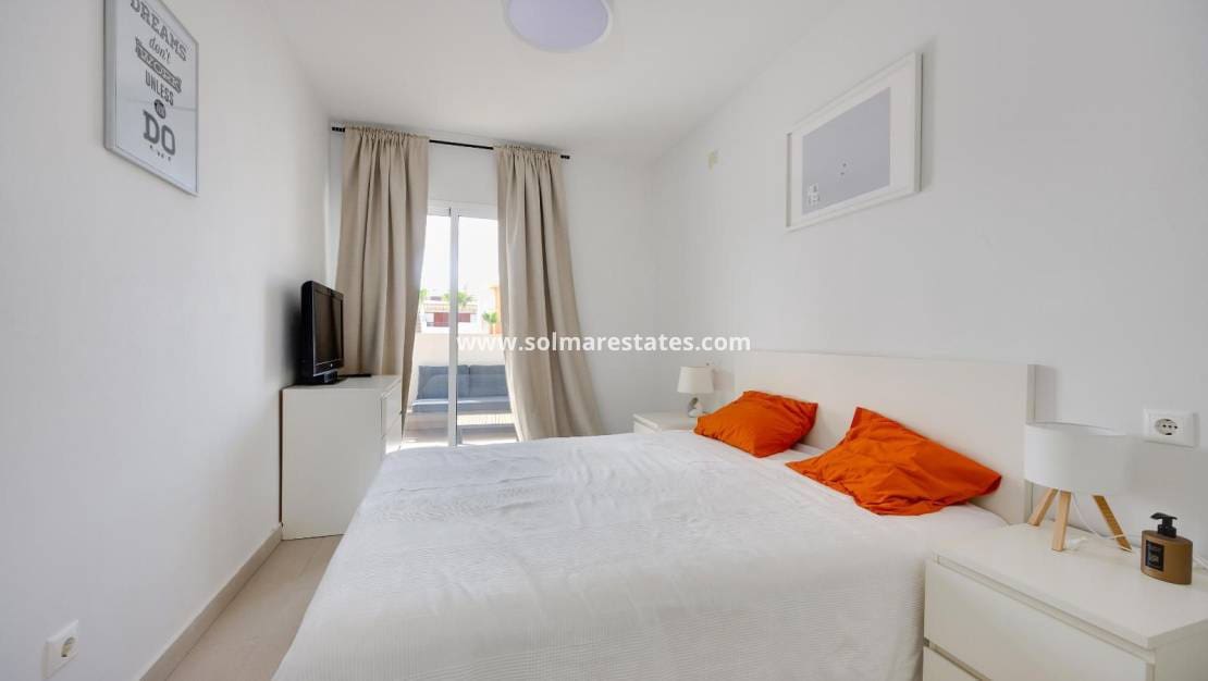 2 soverom Leilighet til salgs i Playa Flamenca med svømmebasseng - € 194 969 (Ref: 9976679)